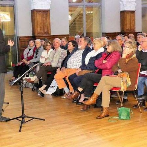 Conférence à Pont-Aven
